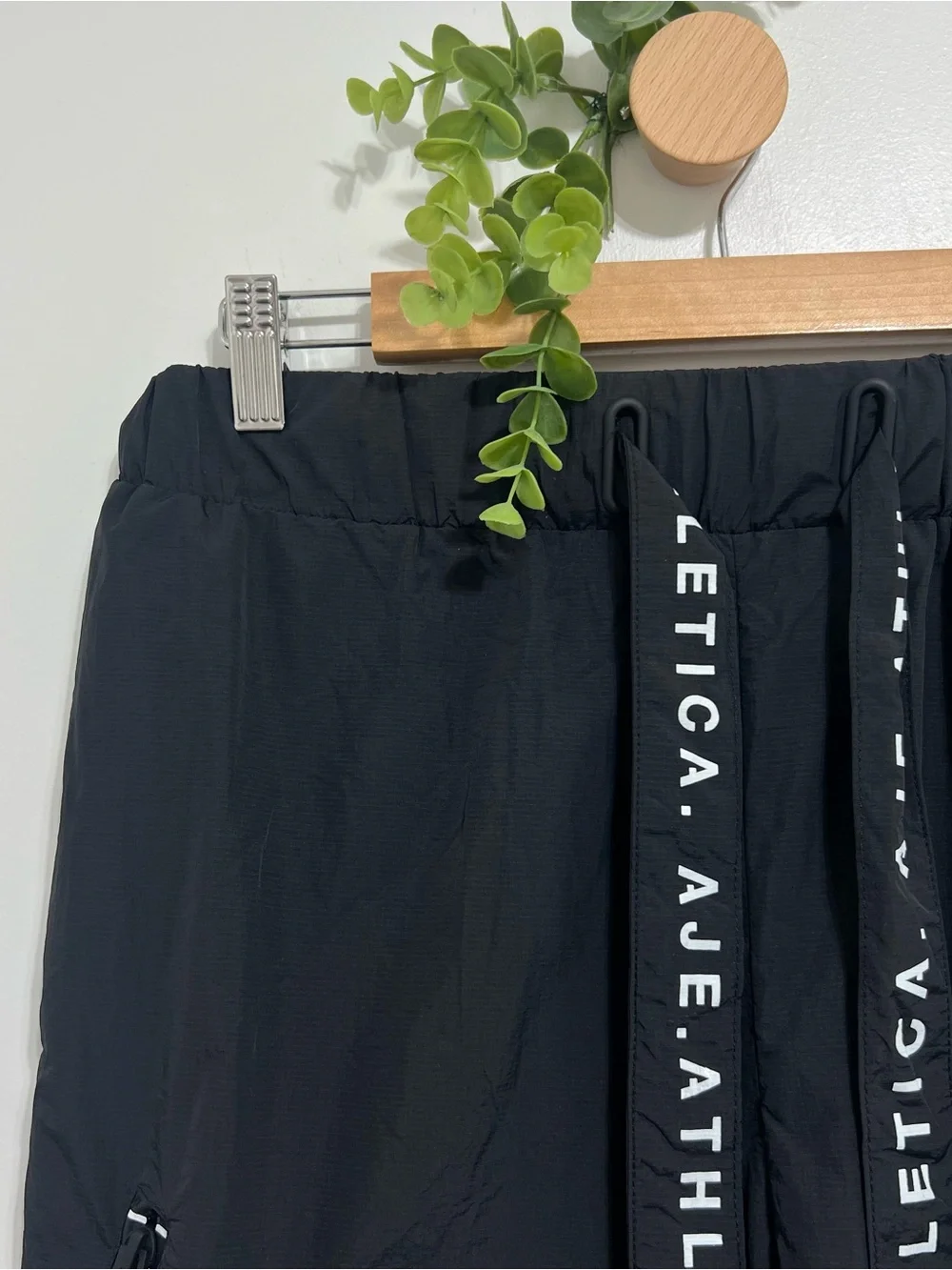 AJE NWT Black Belted Rip Stop Pant 502